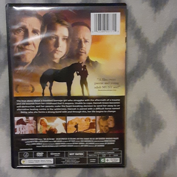 Girl OnThe Edge - Picture 2 of 2